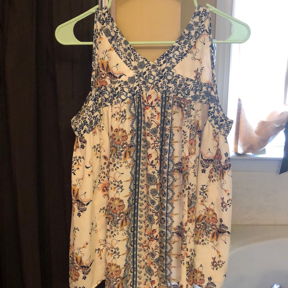 Women's sleeveless top